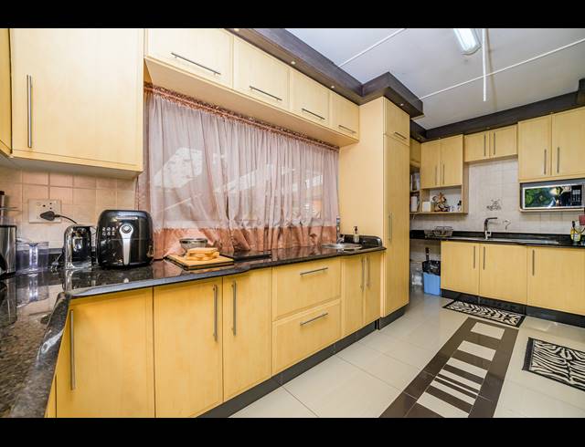4 BEDROOM HOUSE FOR SALE IN WESTVILLE